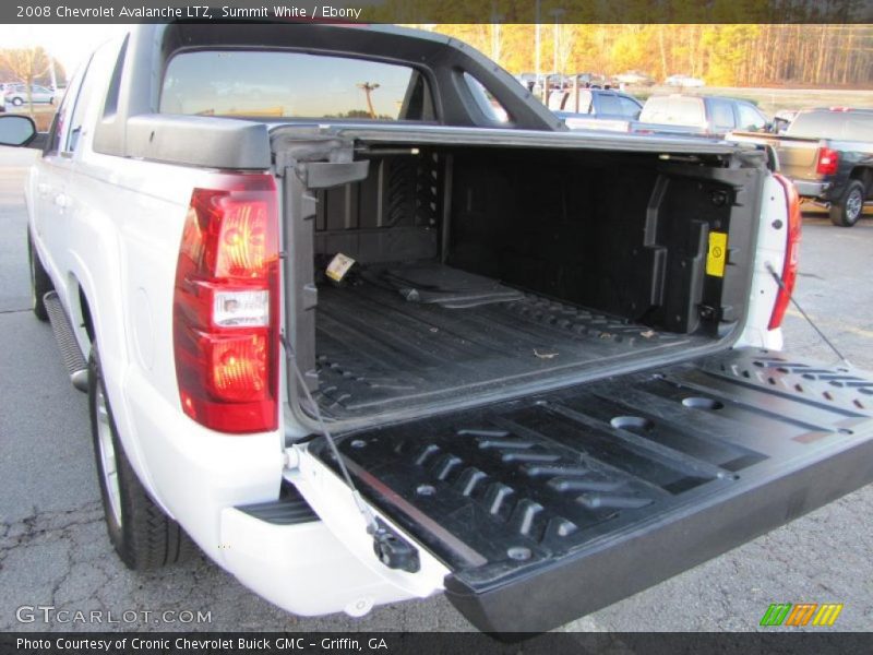 Summit White / Ebony 2008 Chevrolet Avalanche LTZ