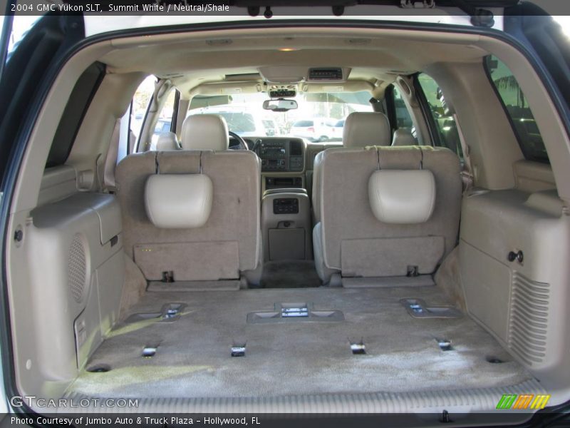 Summit White / Neutral/Shale 2004 GMC Yukon SLT