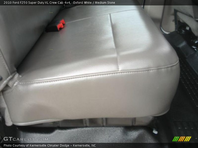 Oxford White / Medium Stone 2010 Ford F250 Super Duty XL Crew Cab 4x4