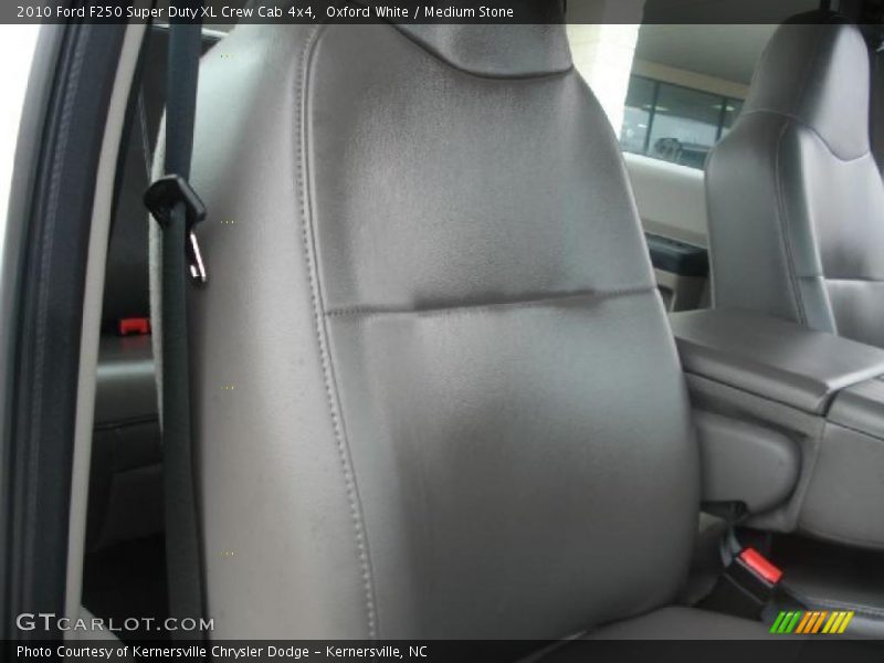 Oxford White / Medium Stone 2010 Ford F250 Super Duty XL Crew Cab 4x4