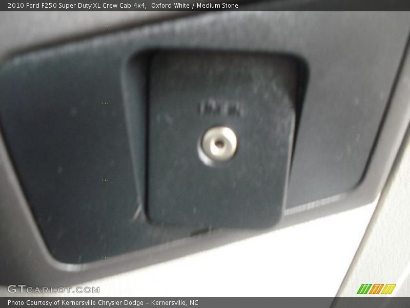 Oxford White / Medium Stone 2010 Ford F250 Super Duty XL Crew Cab 4x4