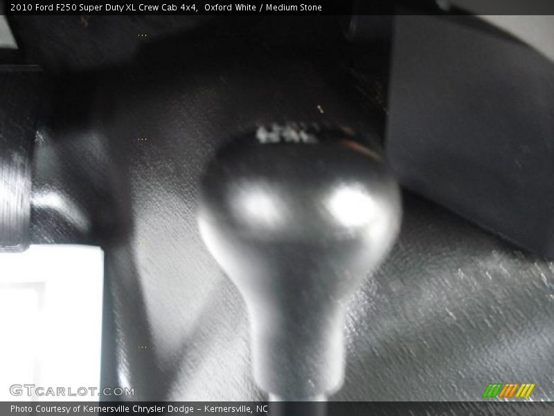 Oxford White / Medium Stone 2010 Ford F250 Super Duty XL Crew Cab 4x4