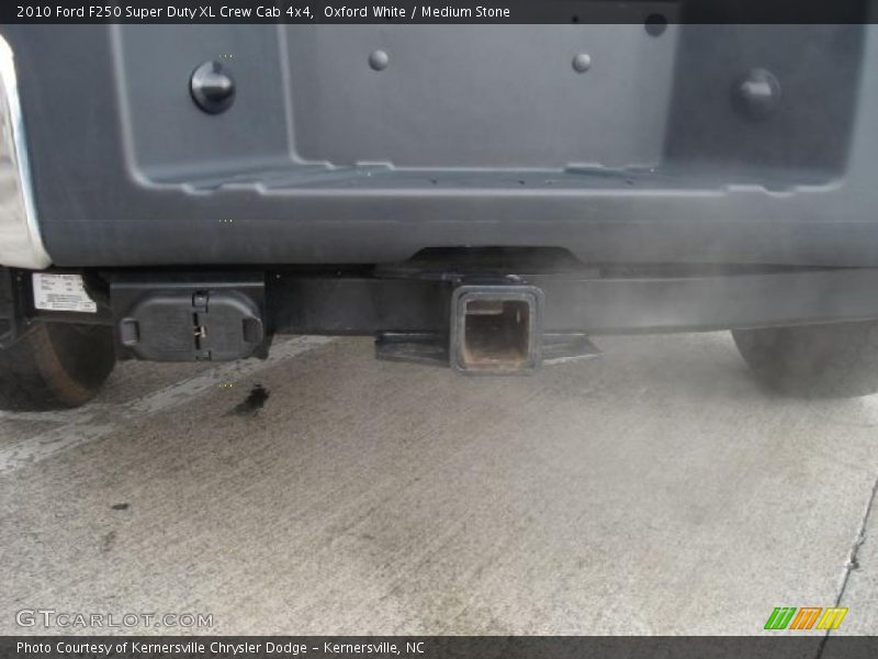 Oxford White / Medium Stone 2010 Ford F250 Super Duty XL Crew Cab 4x4