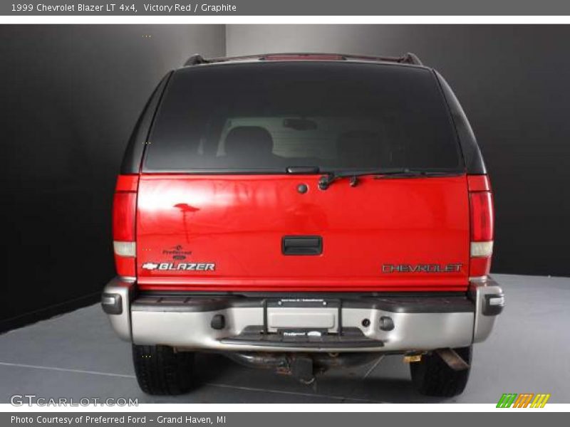 Victory Red / Graphite 1999 Chevrolet Blazer LT 4x4