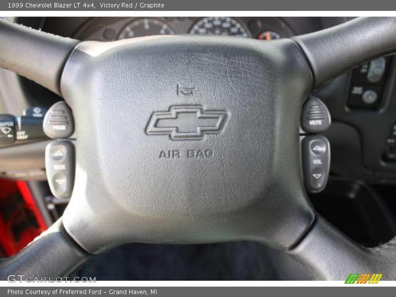 Victory Red / Graphite 1999 Chevrolet Blazer LT 4x4