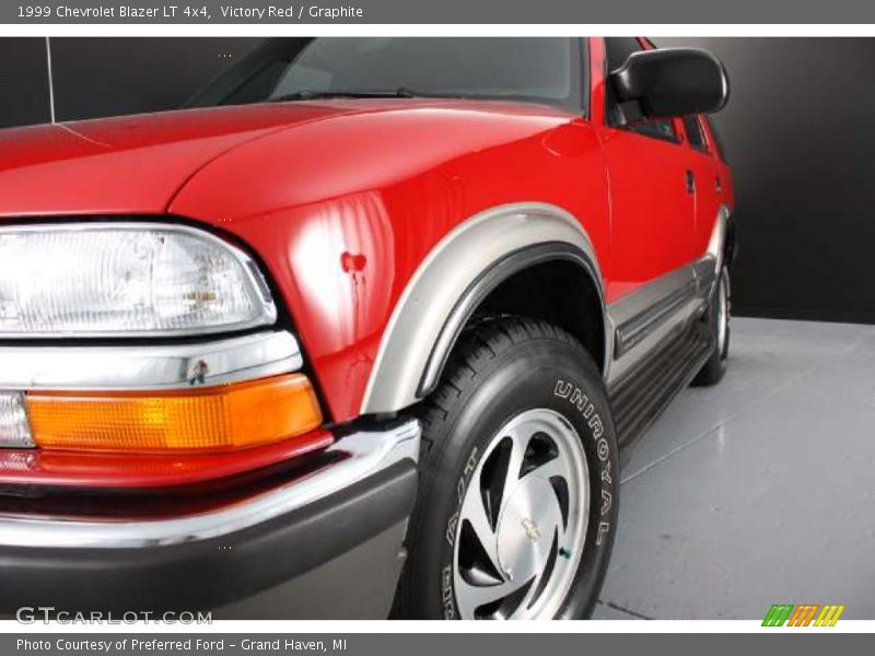 Victory Red / Graphite 1999 Chevrolet Blazer LT 4x4