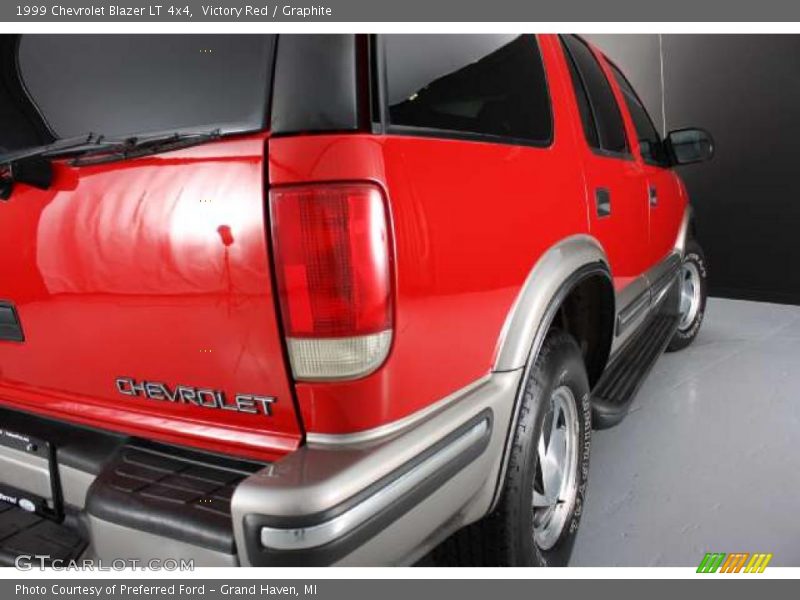 Victory Red / Graphite 1999 Chevrolet Blazer LT 4x4