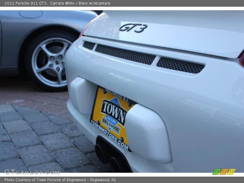Carrara White / Black w/Alcantara 2011 Porsche 911 GT3