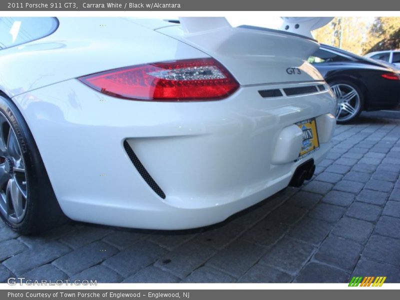 Carrara White / Black w/Alcantara 2011 Porsche 911 GT3