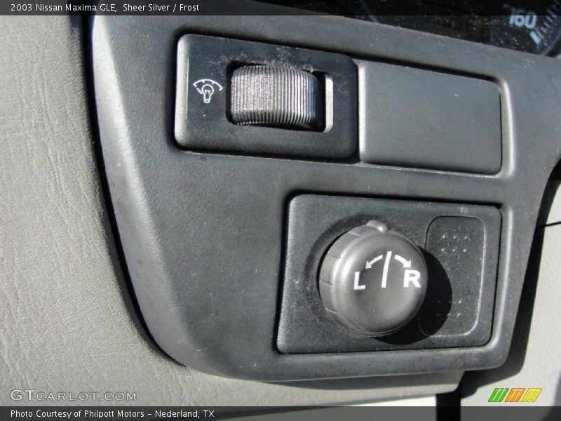 Sheer Silver / Frost 2003 Nissan Maxima GLE