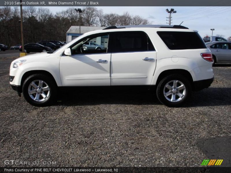 White Diamond Tricoat / Black 2010 Saturn Outlook XR