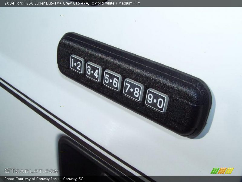 Oxford White / Medium Flint 2004 Ford F350 Super Duty FX4 Crew Cab 4x4