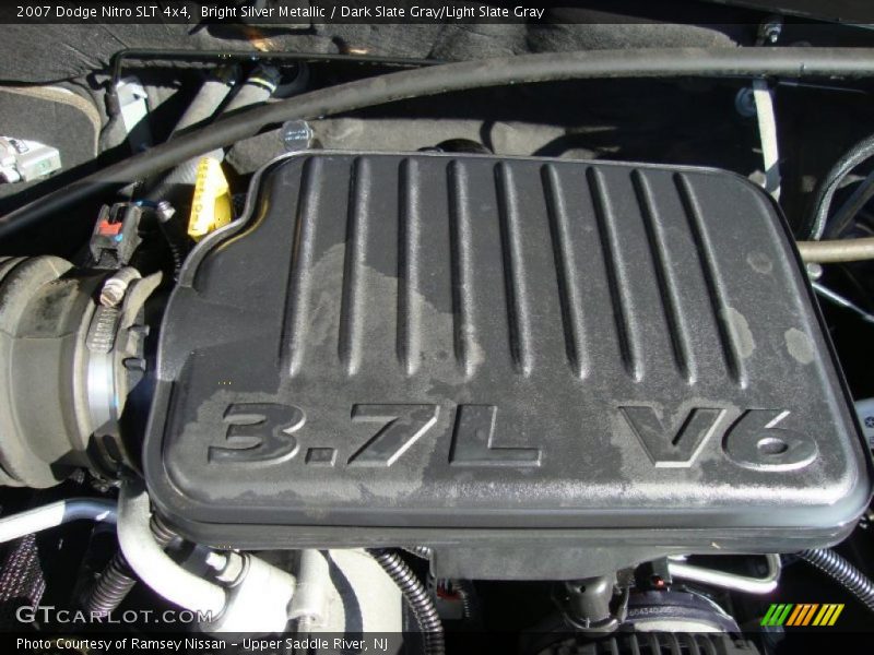 Bright Silver Metallic / Dark Slate Gray/Light Slate Gray 2007 Dodge Nitro SLT 4x4