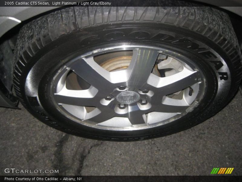 Light Platinum / Light Gray/Ebony 2005 Cadillac CTS Sedan