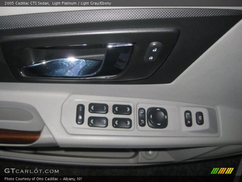Light Platinum / Light Gray/Ebony 2005 Cadillac CTS Sedan