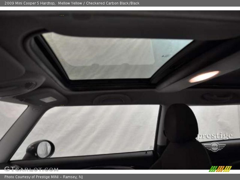 Mellow Yellow / Checkered Carbon Black/Black 2009 Mini Cooper S Hardtop