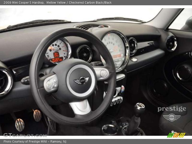 Mellow Yellow / Checkered Carbon Black/Black 2009 Mini Cooper S Hardtop