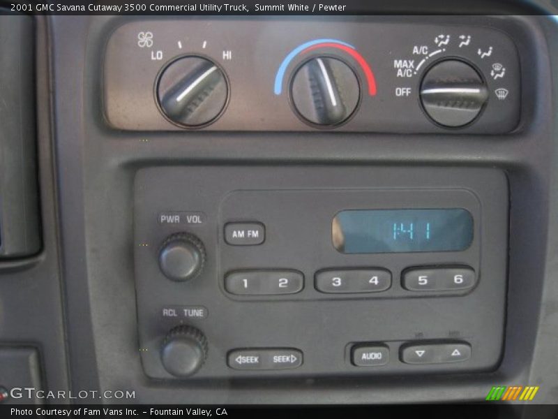 Summit White / Pewter 2001 GMC Savana Cutaway 3500 Commercial Utility Truck