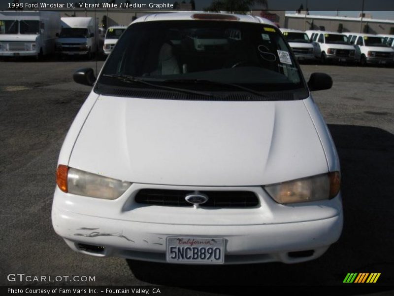 Vibrant White / Medium Graphite 1998 Ford Windstar LX