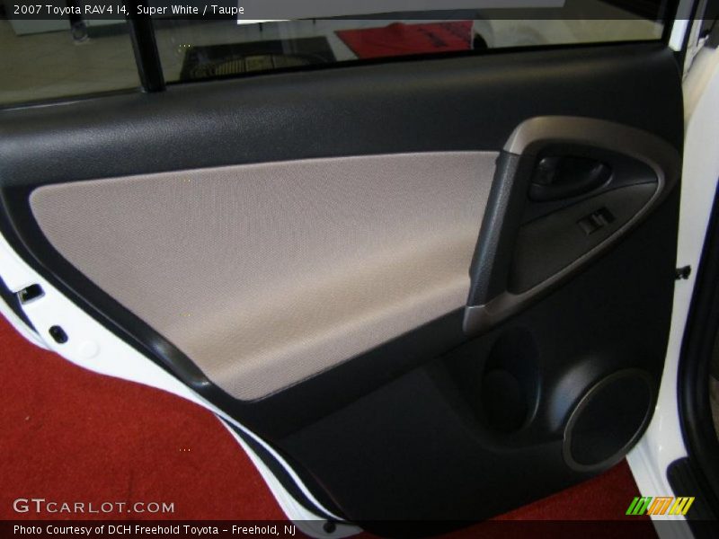 Super White / Taupe 2007 Toyota RAV4 I4