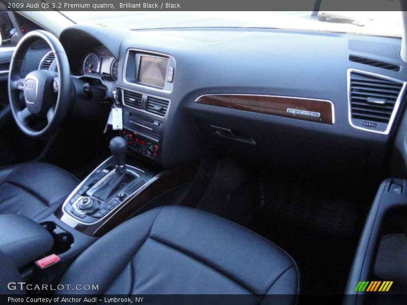Dashboard of 2009 Q5 3.2 Premium quattro