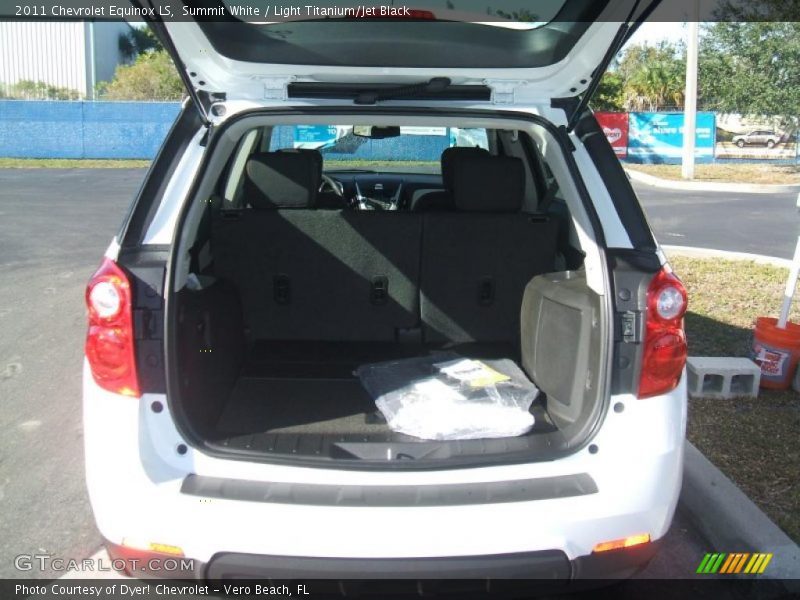 Summit White / Light Titanium/Jet Black 2011 Chevrolet Equinox LS