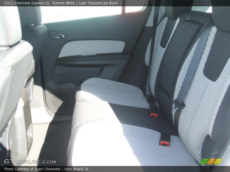 Summit White / Light Titanium/Jet Black 2011 Chevrolet Equinox LS