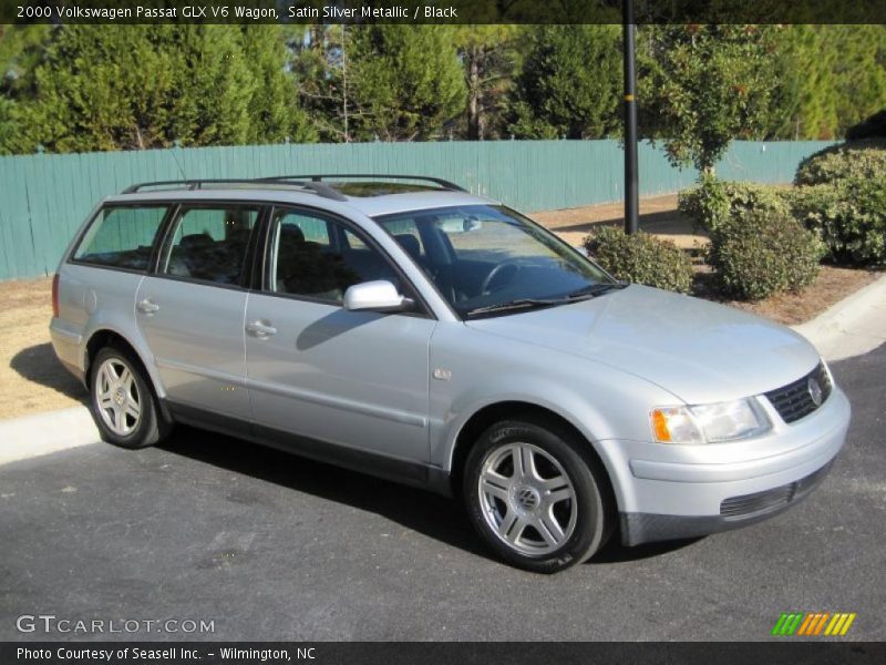Front 3/4 View of 2000 Passat GLX V6 Wagon