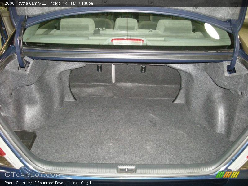 Indigo Ink Pearl / Taupe 2006 Toyota Camry LE