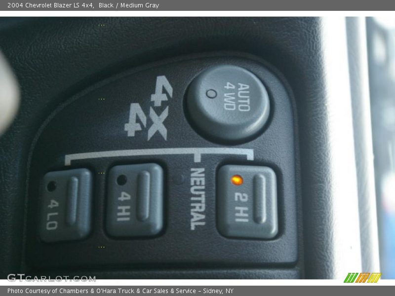 Black / Medium Gray 2004 Chevrolet Blazer LS 4x4