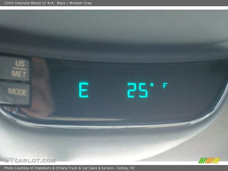 Black / Medium Gray 2004 Chevrolet Blazer LS 4x4