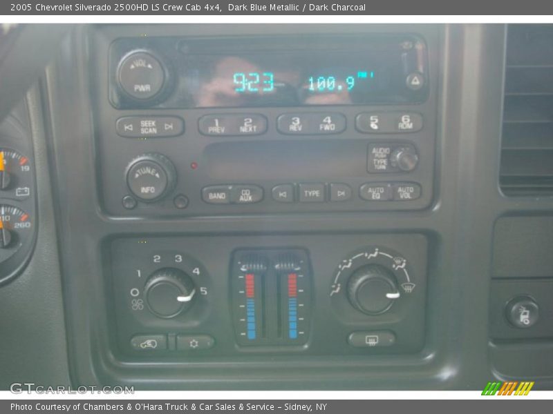 Dark Blue Metallic / Dark Charcoal 2005 Chevrolet Silverado 2500HD LS Crew Cab 4x4