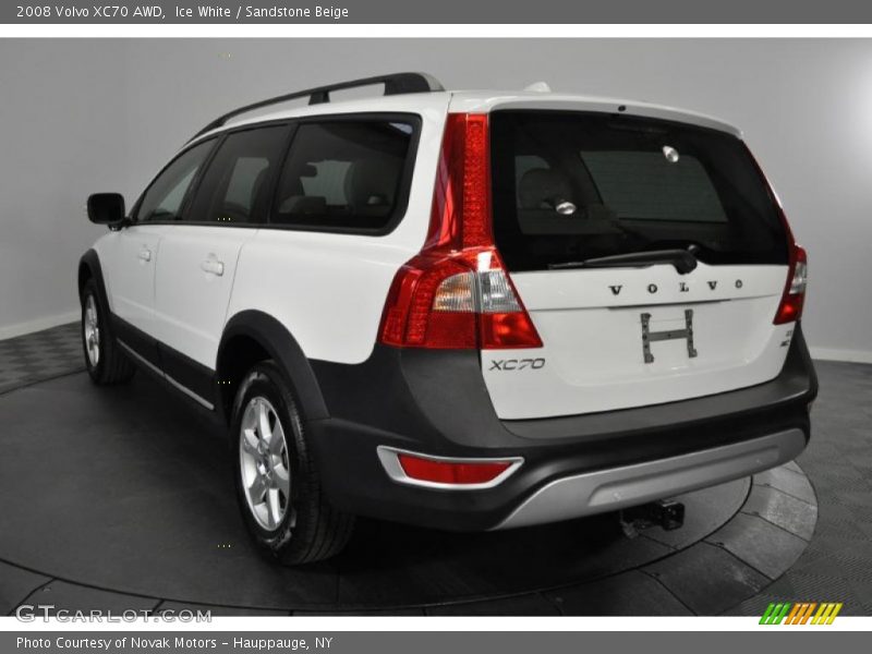 Ice White / Sandstone Beige 2008 Volvo XC70 AWD