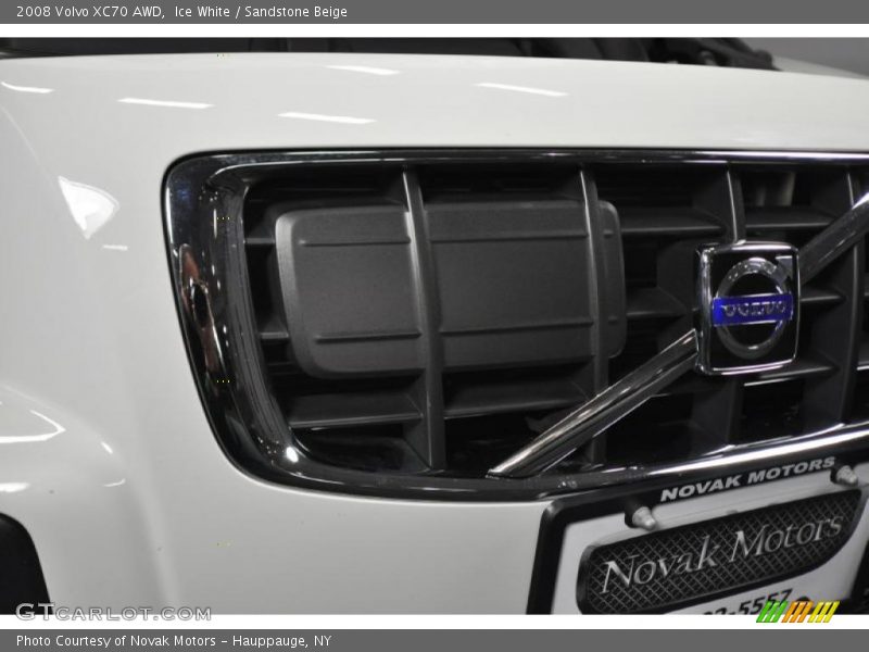 Ice White / Sandstone Beige 2008 Volvo XC70 AWD