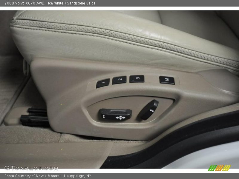 Ice White / Sandstone Beige 2008 Volvo XC70 AWD