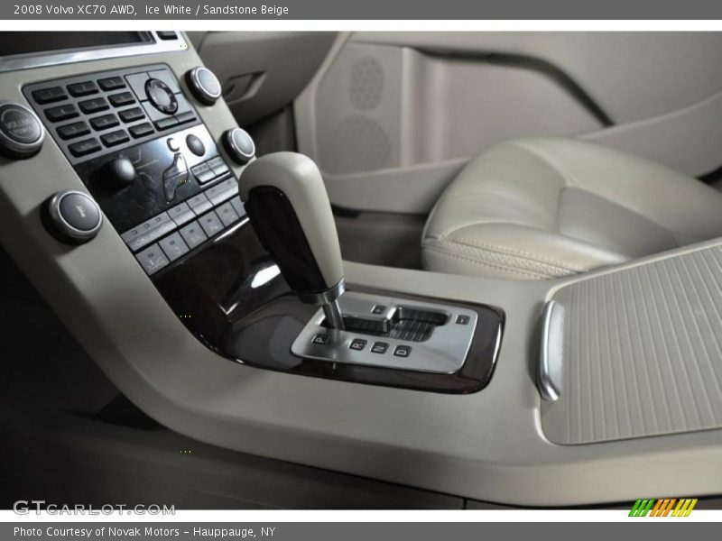 Ice White / Sandstone Beige 2008 Volvo XC70 AWD