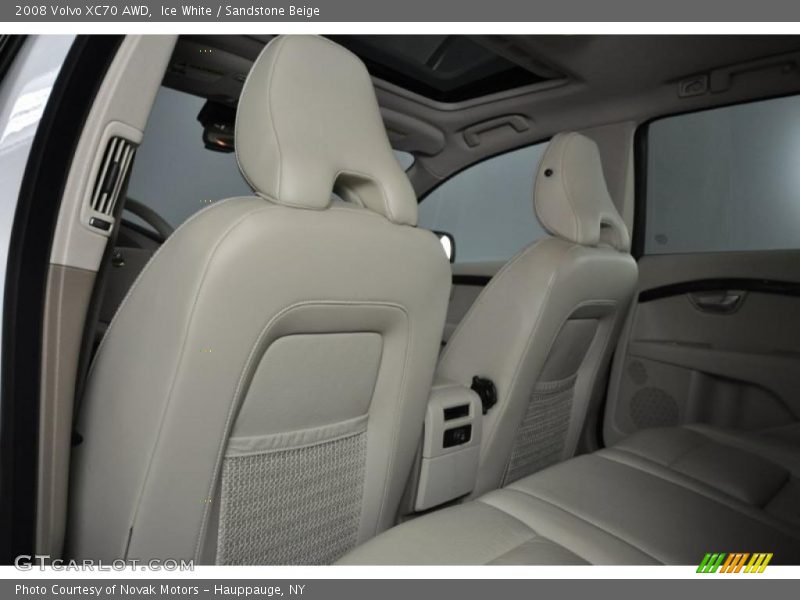 Ice White / Sandstone Beige 2008 Volvo XC70 AWD