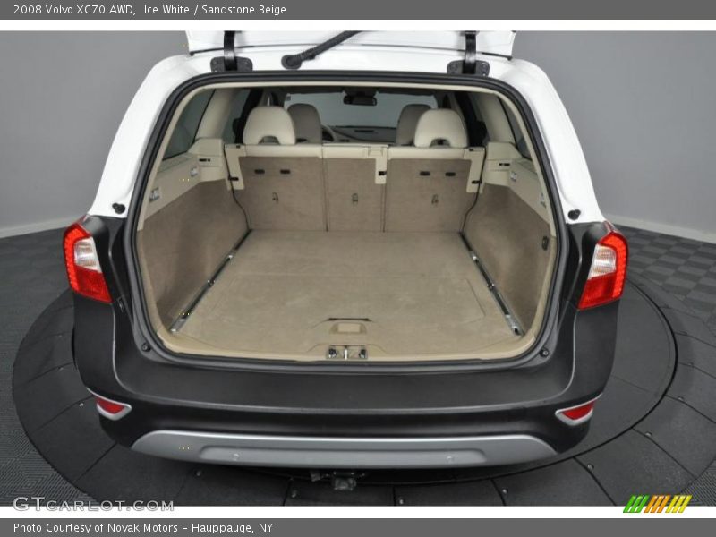 Ice White / Sandstone Beige 2008 Volvo XC70 AWD