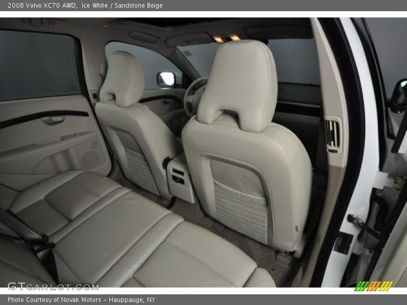 Ice White / Sandstone Beige 2008 Volvo XC70 AWD
