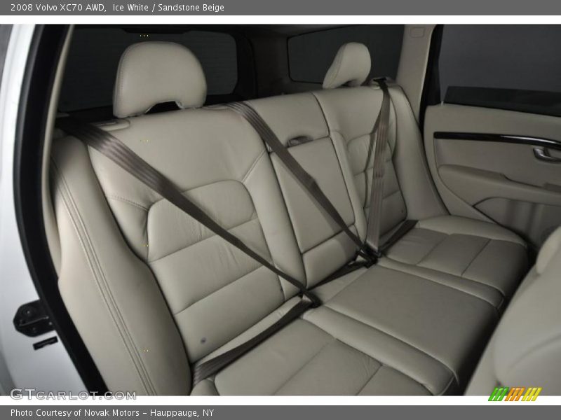 Ice White / Sandstone Beige 2008 Volvo XC70 AWD