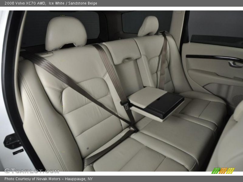 Ice White / Sandstone Beige 2008 Volvo XC70 AWD