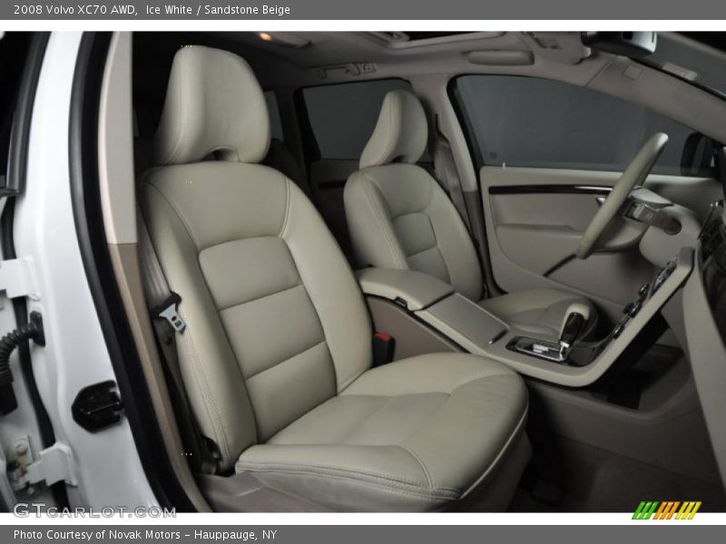 Ice White / Sandstone Beige 2008 Volvo XC70 AWD