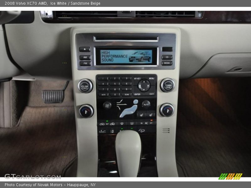 Ice White / Sandstone Beige 2008 Volvo XC70 AWD