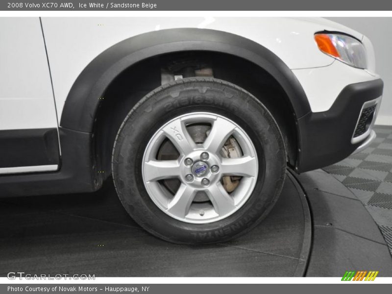 Ice White / Sandstone Beige 2008 Volvo XC70 AWD