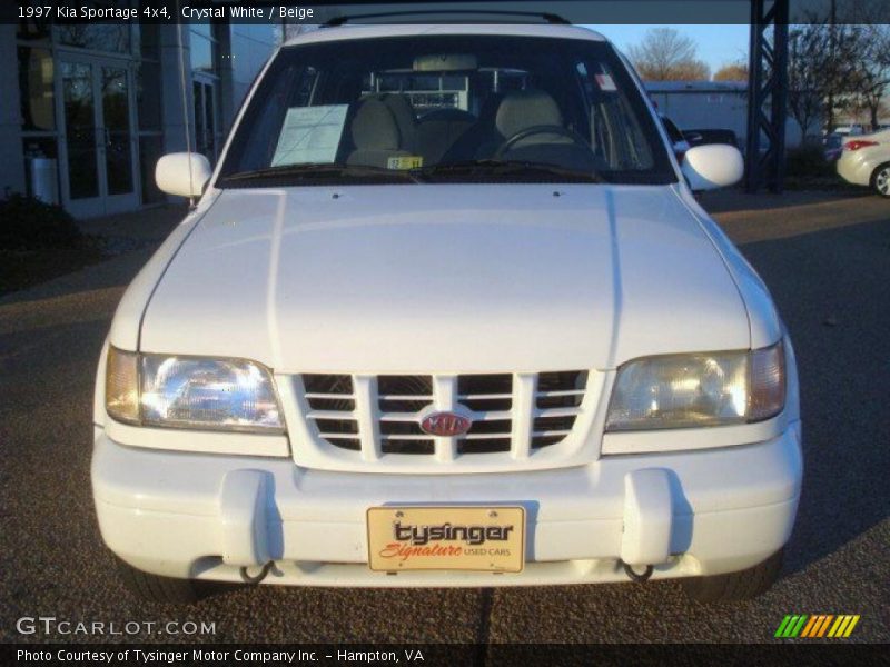 Crystal White / Beige 1997 Kia Sportage 4x4