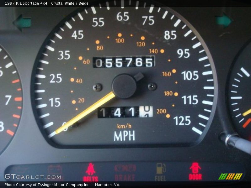 Crystal White / Beige 1997 Kia Sportage 4x4