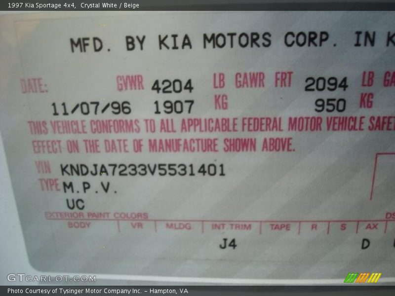 Crystal White / Beige 1997 Kia Sportage 4x4