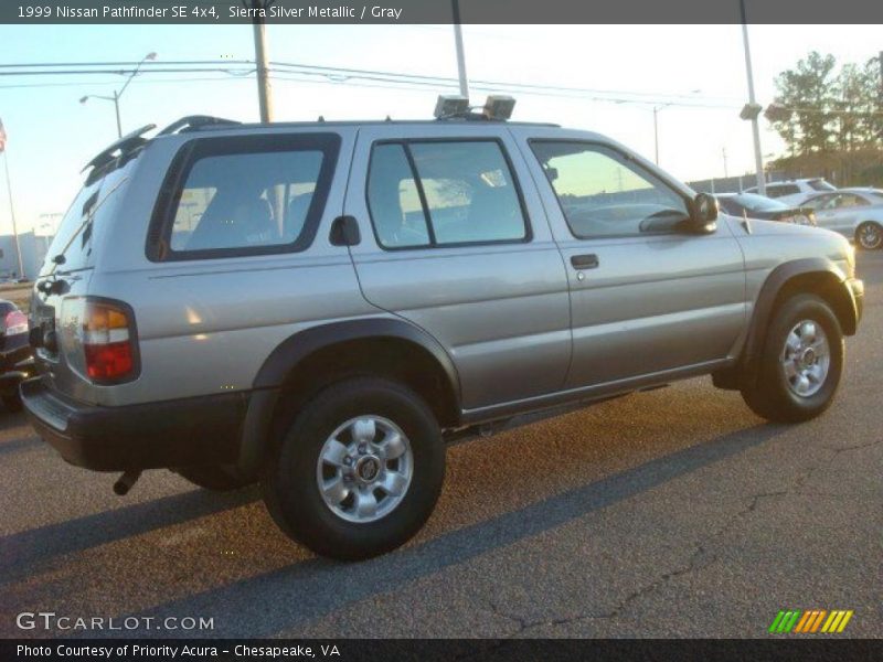 Sierra Silver Metallic / Gray 1999 Nissan Pathfinder SE 4x4