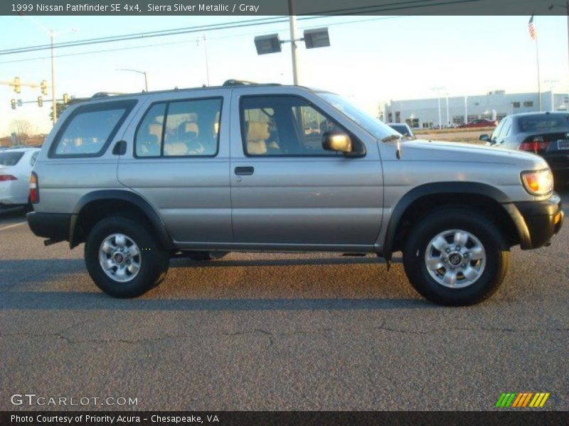 Sierra Silver Metallic / Gray 1999 Nissan Pathfinder SE 4x4