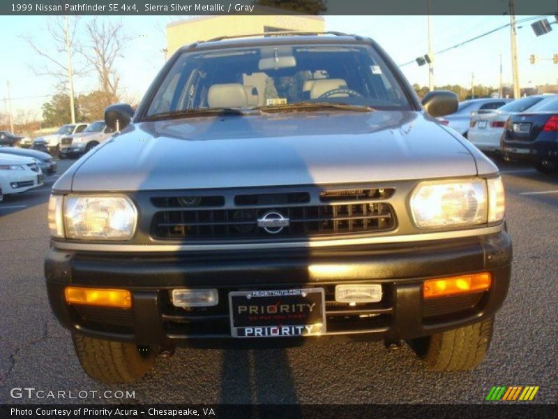 Sierra Silver Metallic / Gray 1999 Nissan Pathfinder SE 4x4